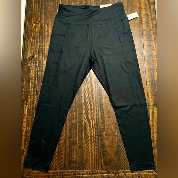 Maurice’s Luxe pocket leggings NWT short length - Picture 2 of 6